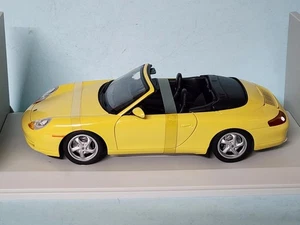 UT MODELS 1/18 Porsche 911 (996) Cabrio Yellow MiB - Bild 1 von 5