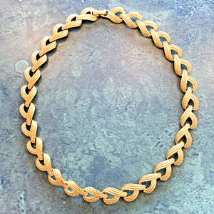 "Collar Gargantilla Enchapada en Oro Vintage Napier Eslabones de Cadena Dimensionales Texturizados 16" - Imagen 1 de 9
