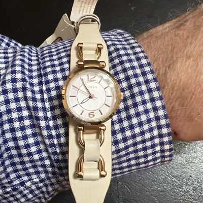 Lindo Novo Relógio Fóssil Feminino Bridle Horse Bit Couro Macio $125 Varejo - Imagem 1 de 4