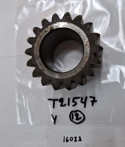 USED TRACTOR PARTS T21547 Gear 400, 2355, 301, 301A, 480, 302, 480A, 401, 315C, - Picture 1 of 1