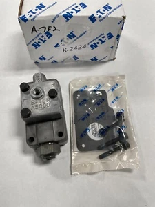 Eaton Fuller Slave Valve K2424 Includes A5000 Valve, gasket & bolts - Picture 1 of 5