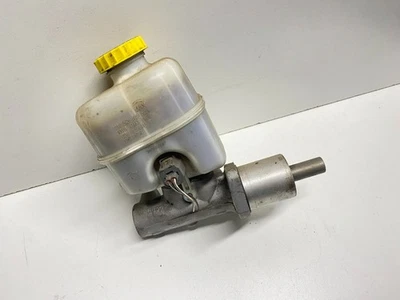 2002-2005 JEEP LIBERTY BRAKE MASTER CYLINDER W/ RESERVOIR OEM, 541-01212 - Image 1 of 4