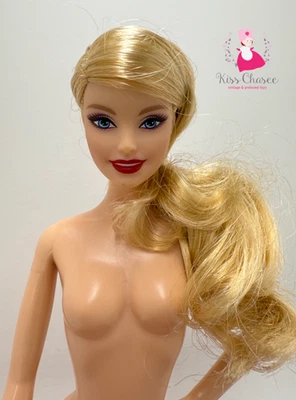 Mattel 2020 ☆ Barbie ☆ Holiday Barbie : Model Muse Doll #FXF01 - image 1 of 4