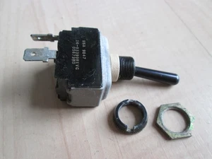 Peterbilt 379 Eaton 05679HD 16-03399 Engine Fan On / Auto Switch #M260BF - Picture 1 of 8