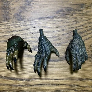 1/6 HOT TOYS : FIGURE MMS130 PREDATORS BERSERKER PREDATOR : HANDS SET - Picture 1 of 2
