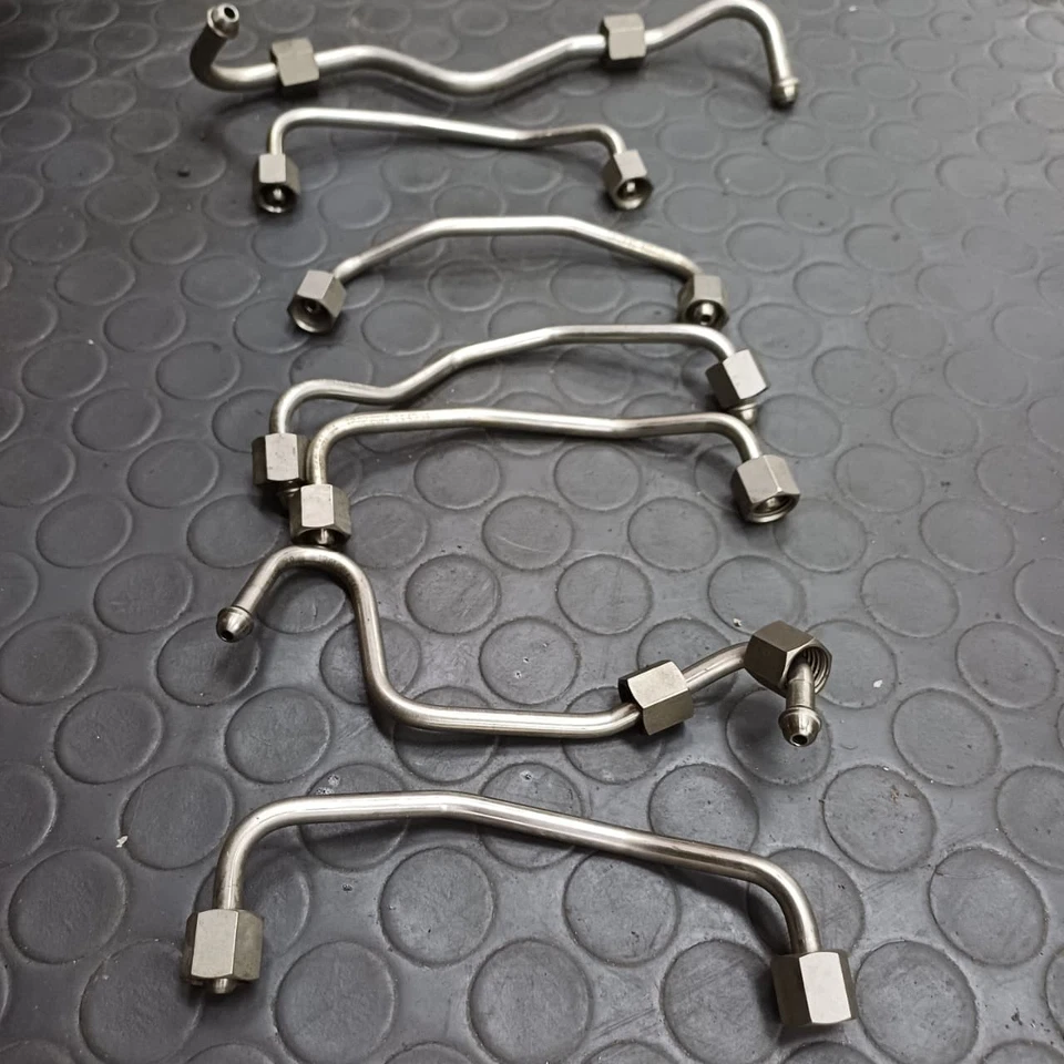 Tubo de inyección de combustible Rolls-Royce Ghost 09-20 OEM USADO-7560541 Foto 1 de 4