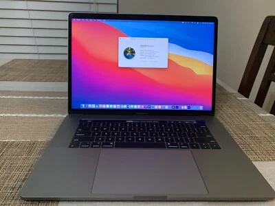 Silver 2015 MacBook Pro 16GB - Image 1 of 4