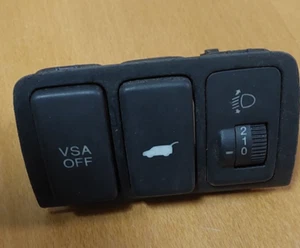 Honda Accord Mk7 2003-2008 Dashboard boot button - Imagen 1 de 2