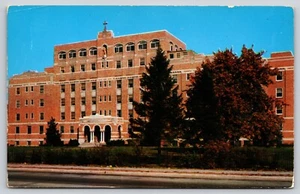 Postcard St Lawrence Hospital Lansing Michigan - Picture 1 of 2