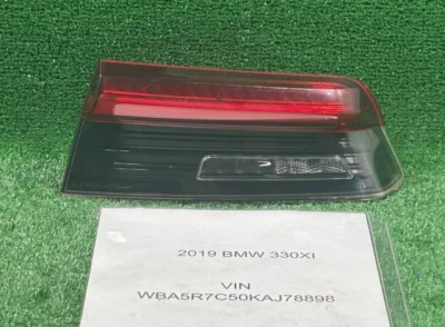 2019-2024 BMW 330XI G20 LID TAIL LIGHT PASSENGER RIGHT OEM H8742045607 - Image 1 of 4