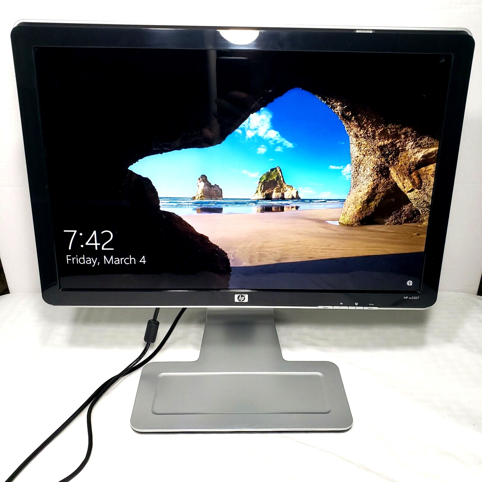 HP W2207h 22\