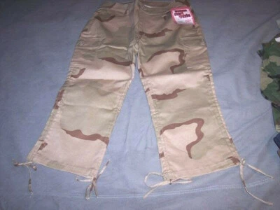 Womens Capri Pants Desert Camo Pants Camo Capris Camo Pants 15-16 Retail 33.99 - Image 1 of 4