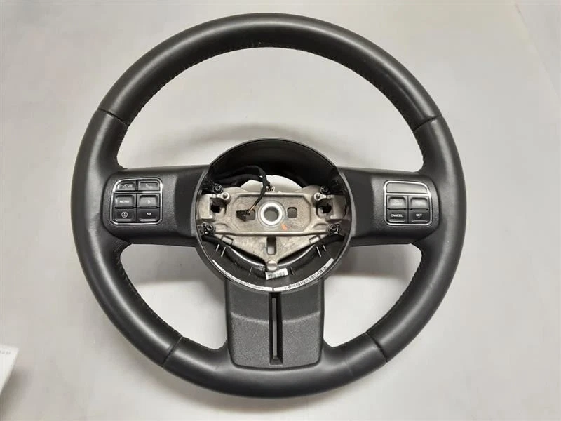 Volante Jeep JK Wrangler OEM cuero negro 2011-2017 5LD913X9AD 105472 Foto 1 de 4