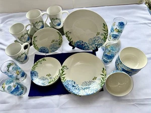 4 Royal Norfolk Blue White Floral Butterfly 5 Piece Place settings NEW LOW PRICE - Picture 1 of 15