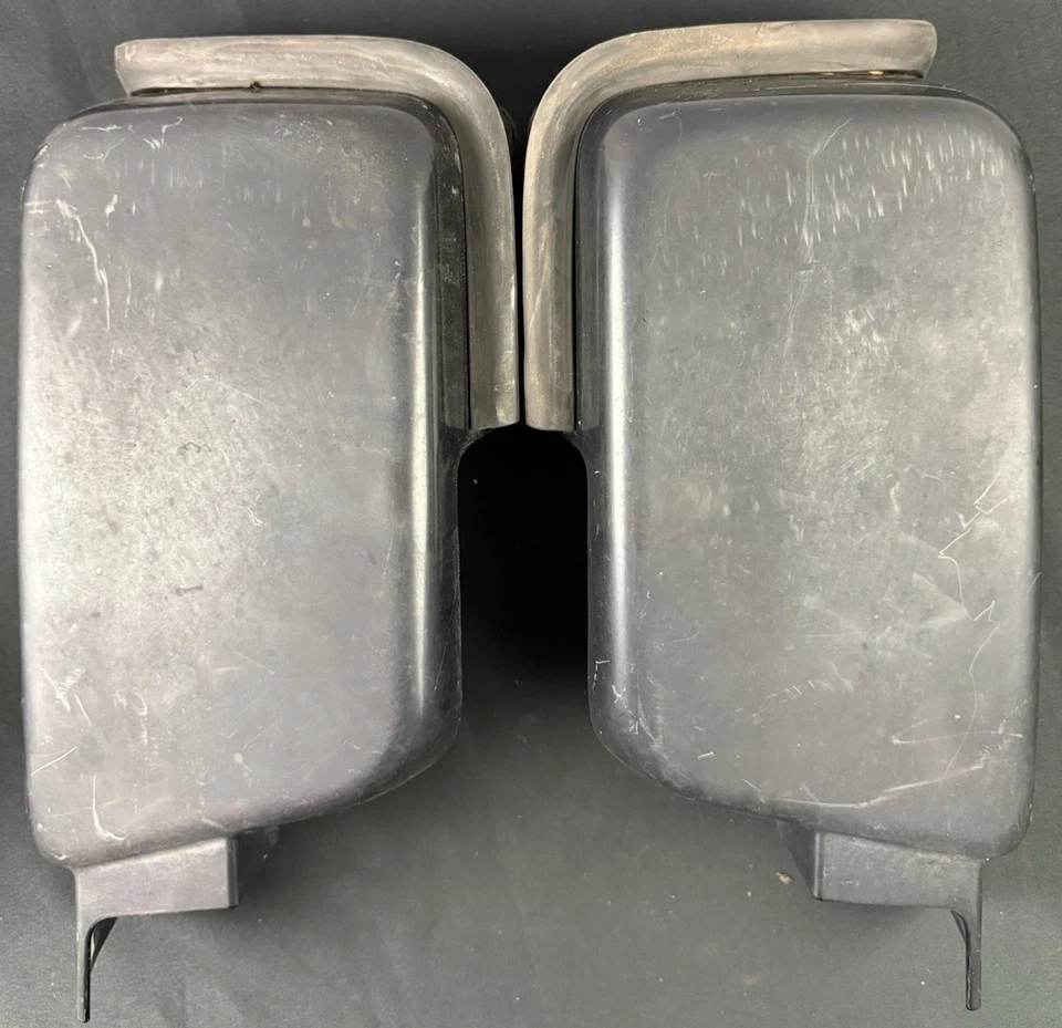 Hummer H3 Fender Flare End Caps Pair OEM LH 15251210 RH 15251209 - Image 1 of 4