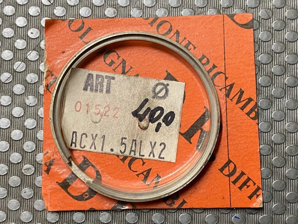 SERIE SEGMENTI FASCE ELASTICHE   1 - 40,0 X 2/L  -  1 - 1,5  CICLOMOTORI - Immagine 1 di 1