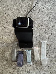 Apple Watch Series 3 - Picture 1 of 3