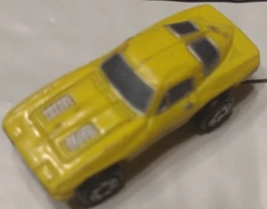 Galoob Micro Machines Chevy Chevrolet Corvette 1963 Split Rear Window Yellow C2 - Picture 1 of 7
