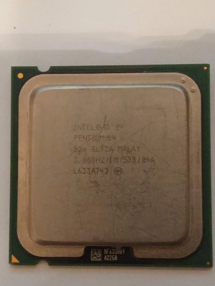 Intel Pentium 4 525 3,6 GHz SL9CA socket LGA 775 - Immagine 1 di 1