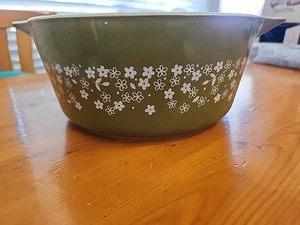 Vintage 1972 Pyrex Crazy Daisy Green Spring Blossom Lg Casserole 475B FAST SHIP - Picture 1 of 7