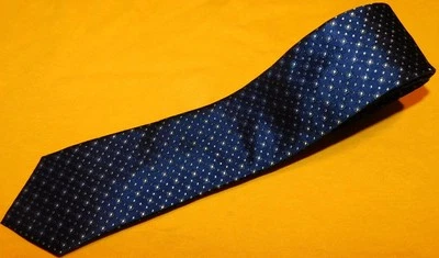 CORBATA DELGADA CON MOTIVO DE LUNARES AZUL/BLANCO/PÚRPURA HECHA EN ITALIA MARIO CALDI - CORBATAS DE DISEÑADOR. Foto 1 de 3
