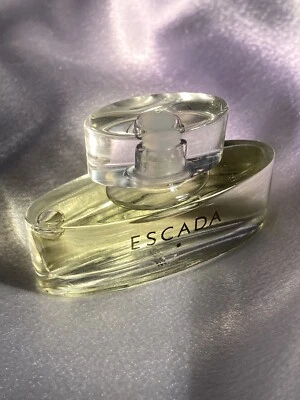 Vintage Escada Original Signature Eau de Parfum Mini. - Image 1 of 4