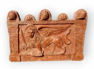 Spettacolare leone San Marco Spada terracotta Patinata 55x38 cm appendere Murare - Foto 1 di 5