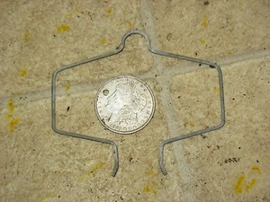 95 POLARIS SPORTSMAN 400 TOOL KIT RETAINER CLIP - Bild 1 von 2