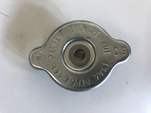 TAPPO SERBATOIO RADIATORE HONDA SUZUKI KAWASAKI (KK7) - Picture 1 of 4