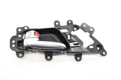 2020 - 2024 VOYAGER Inside Door Handle Lh 5ru77sz6ae - Image 1 of 4