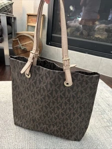 Michael Kors Signature Schultertasche Tasche hellbraun Besatz - Bild 1 von 14