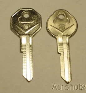 1947 1948 1949 1950 1951 1952 1953 1954  Cadillac keys with V logo 2 key set - Picture 1 of 3