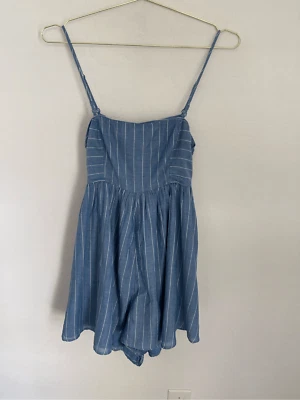 MAMELUCO AMERICAN EAGLE Talla Mediana Nuevo con Etiquetas Foto 1 de 4