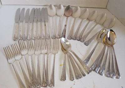 International Silver Co. 1955 42 piezas embajada placa de plata "Magic Lily" Foto 1 de 4