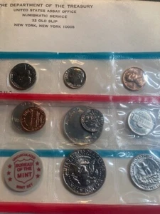 Mint Set - 1972 P  & D US Mint Set - Picture 1 of 5