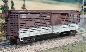 Walthers / Train Miniatures - HO Scale Canadian Pacific (CP) 40' Stock Car - Picture 1 of 14