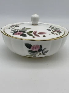 Wedgwood Hathaway Rose Bone China Covered Powder Trinket Candy Dish England - Picture 1 of 7