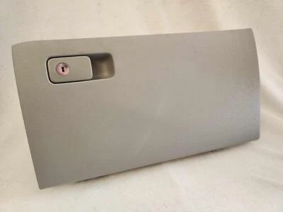 Hyundai Sonata SE 2016 puerta de guantera; gris; 84510C2000TGG; no híbrido Foto 1 de 4