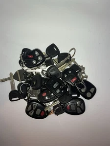 Lot Of 30+ Car Keys - GM, Toyota, Jaguar, Nissan, Dodge - Picture 1 of 3