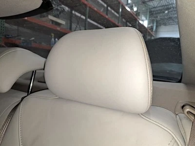 Lh Driver Side Rear Rear Headrest 2008 S80 Sku#4084839 - Imagem 1 de 4
