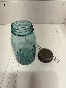 Tarro de cuartos de galón Ball Blue Aqua Mason con tapa de zinc vintage Perfect Mason #6 - Imagen 1 de 6