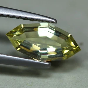 1.07 Cts_Gemstone Collection_100 % Natural Unheated Heliodor Yellow Beryl_Brazil - Picture 1 of 3