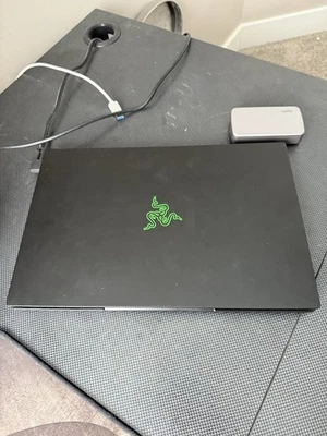 Razer Blade 15 RZ09-0369AE22 15.6" i7-10750H 16GB RAM 512GB SSD GeForce RTX 3060 - Image 1 of 4
