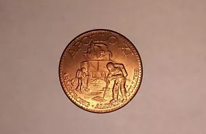 VINTAGE RARE 1969 Apollo 11 MEDAL Medallion Sealed in Cellophane - Picture 1 of 5