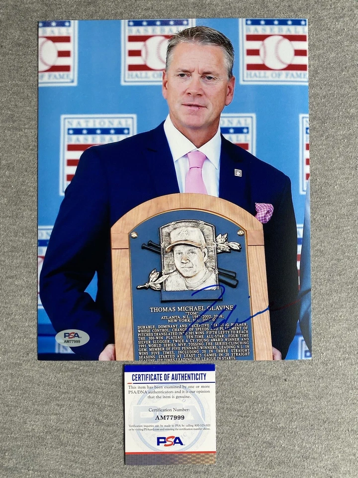 ATLANTA BRAVES- TOM GLAVINE SIGNED 8x10 HALL OF FAME INDUCTION PHOTO PSA AM77999 - Image 1 of 1