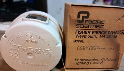 Controle fotoelétrico de iluminação externa Pacific Scientific 7760-EPS - 105/130VAC - Imagem 1 de 3