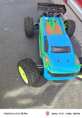 Scooby Doo Losi Racing 1/8 /Electric 4WD Off-Road Truggy - Image 1 of 4