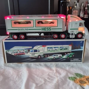 1997 Hess Trucks Toy Truck & Racers - Tested Working Lights - Bild 1 von 13
