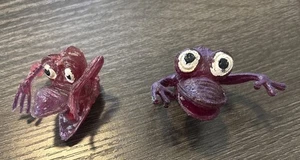 2 MONSTRUOS DEDOS antiguos de goma raros de colección - Imagen 1 de 4