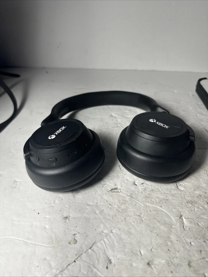 Microsoft Surface Headphones 2 Black (6) - Image 1 of 3